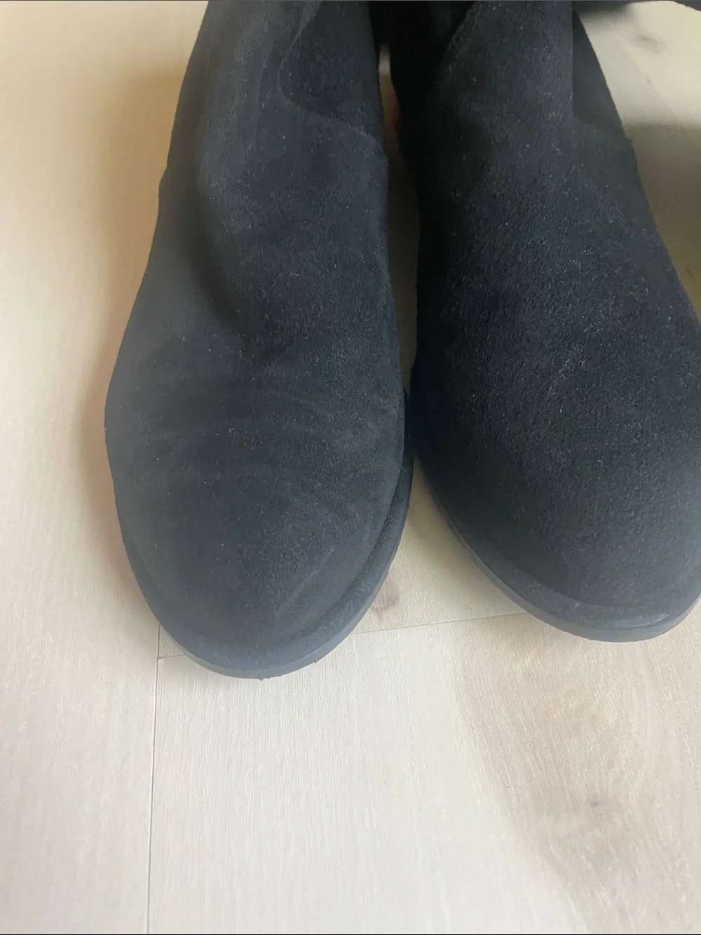 Stuart Weitzman Lowland otk boot black suede, 9